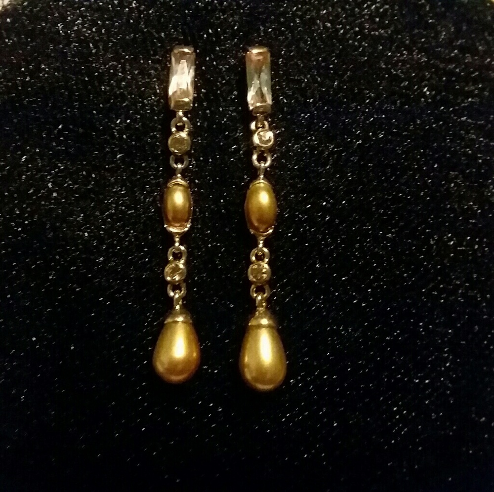 NWOT Monet earrings